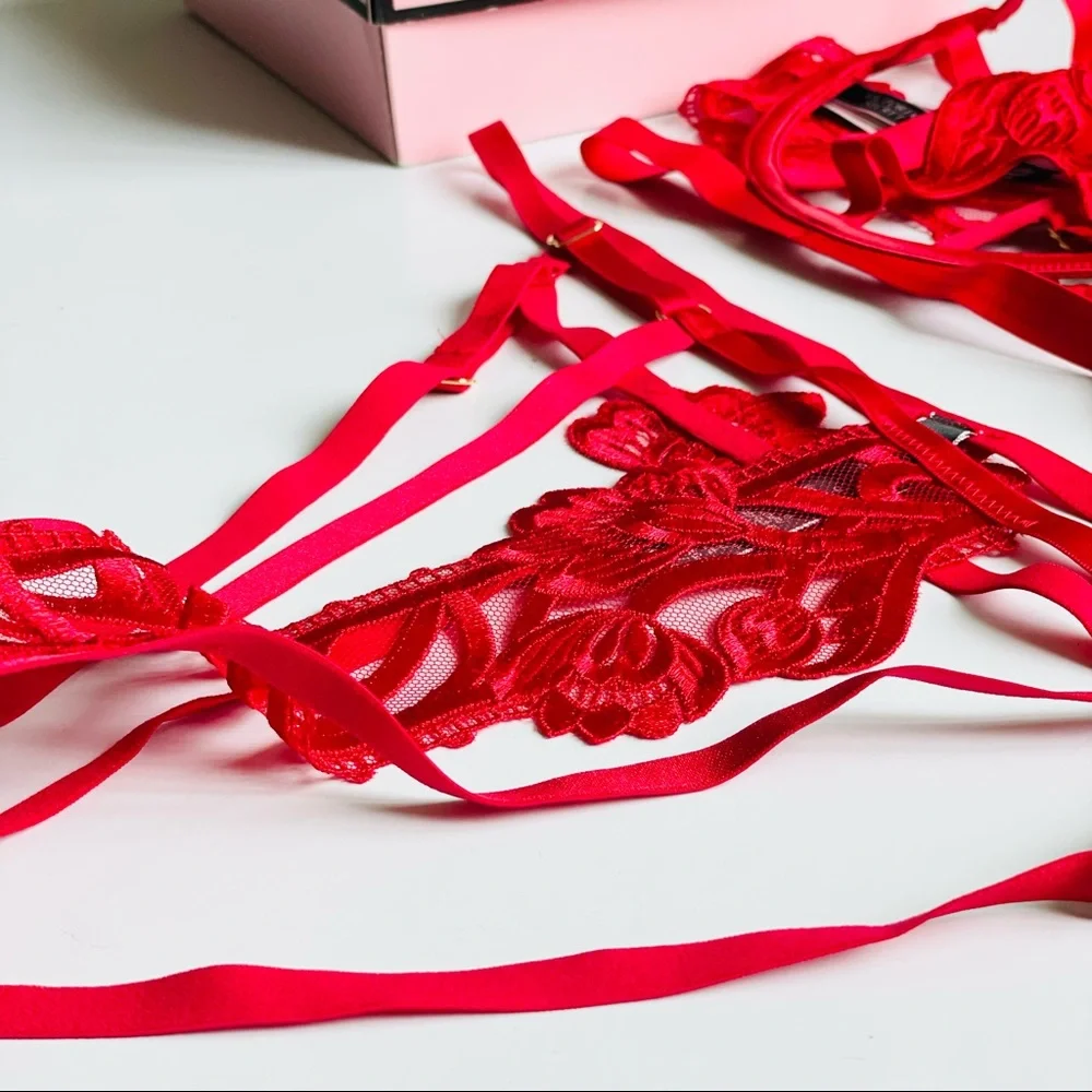 36DD XL Victoria’s Secret red harness bra set